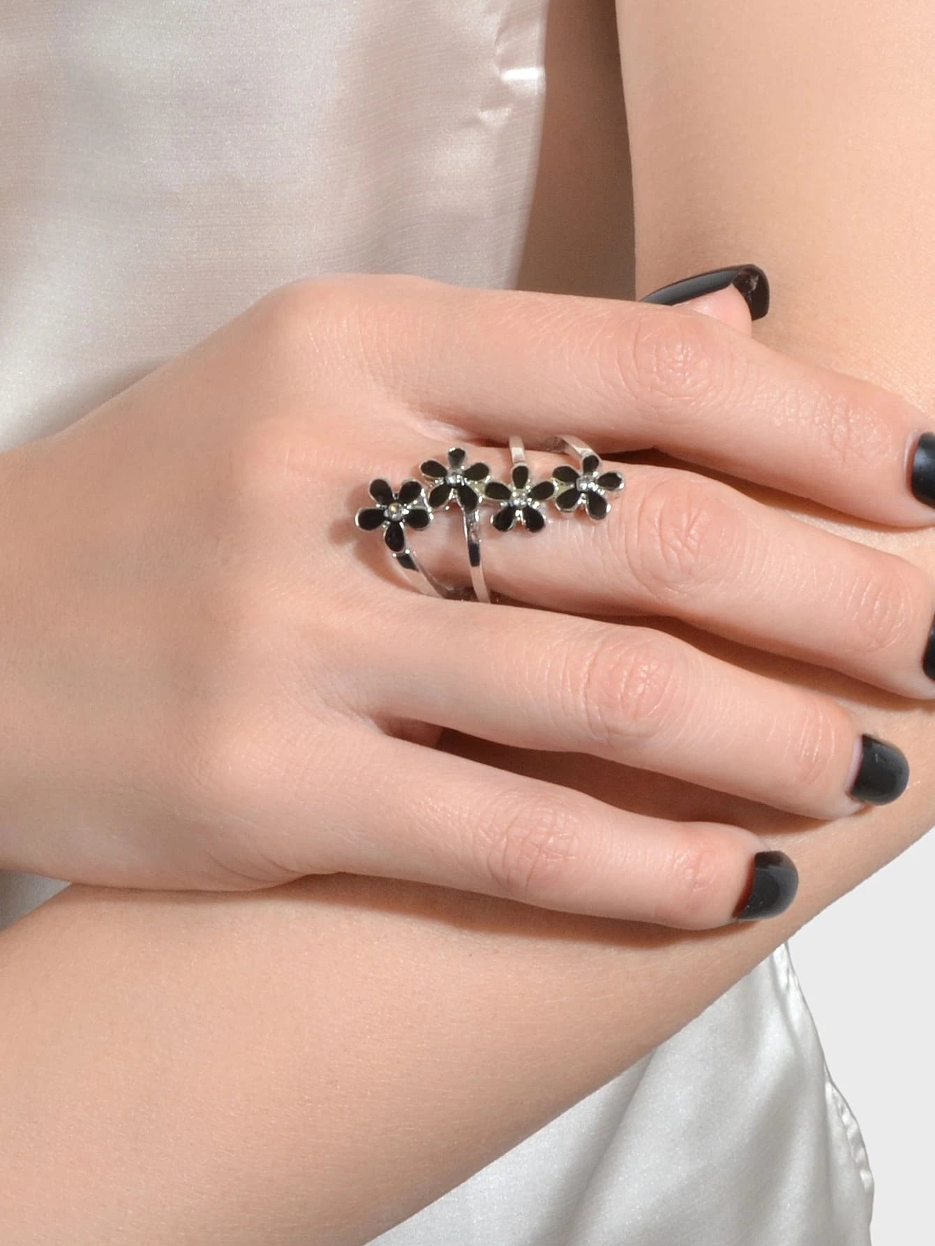 Elegant Jewelry Green Black Enamel Flower Finger Ring Wedding Band Comfort Ring-3