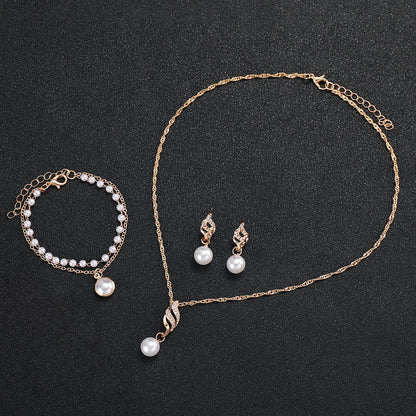 5PCS/Set Fashion Women Watches Ladies Pearls Band Quartz Wristwatch Jewelry Set Reloj Mujer（Without Box）