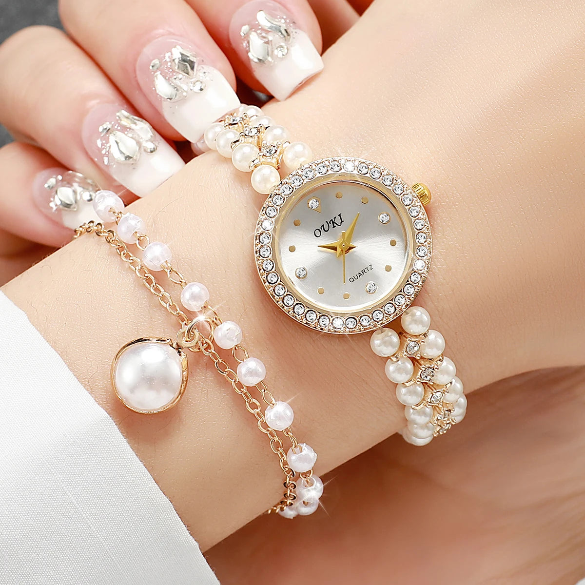 5PCS/Set Fashion Women Watches Ladies Pearls Band Quartz Wristwatch Jewelry Set Reloj Mujer（Without Box）