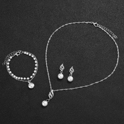 5PCS/Set Fashion Women Watches Ladies Pearls Band Quartz Wristwatch Jewelry Set Reloj Mujer（Without Box）