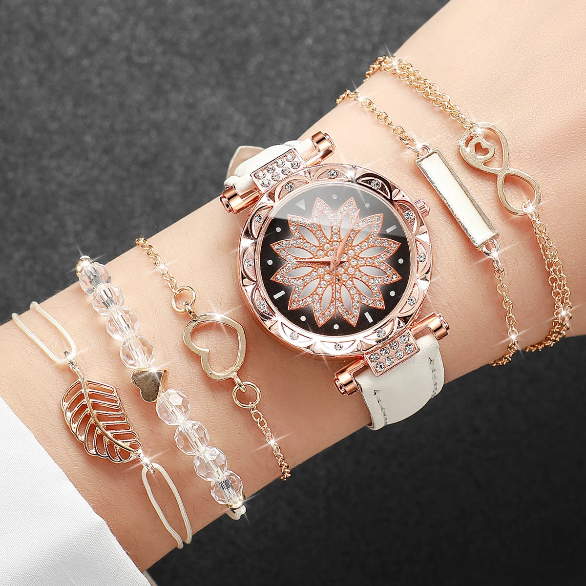 6PCS/Set Fashion Heart Dial Women's Watch Casual Leather Band Analog Quartz Watch Leaf Bracelets Set（Without Box）